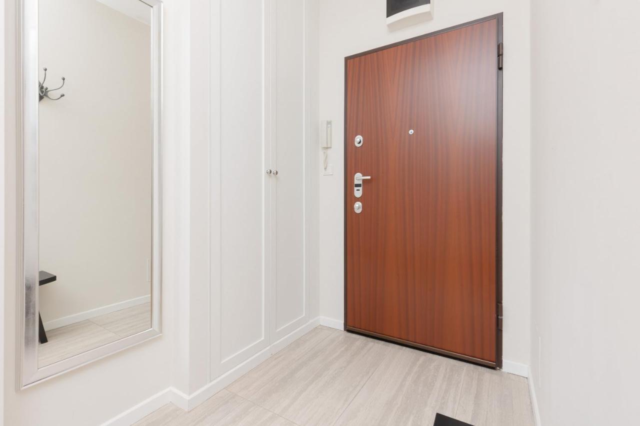 Quiet Apartment Park Edwarda Szymanskiego By Noclegi Renters Варшава Экстерьер фото