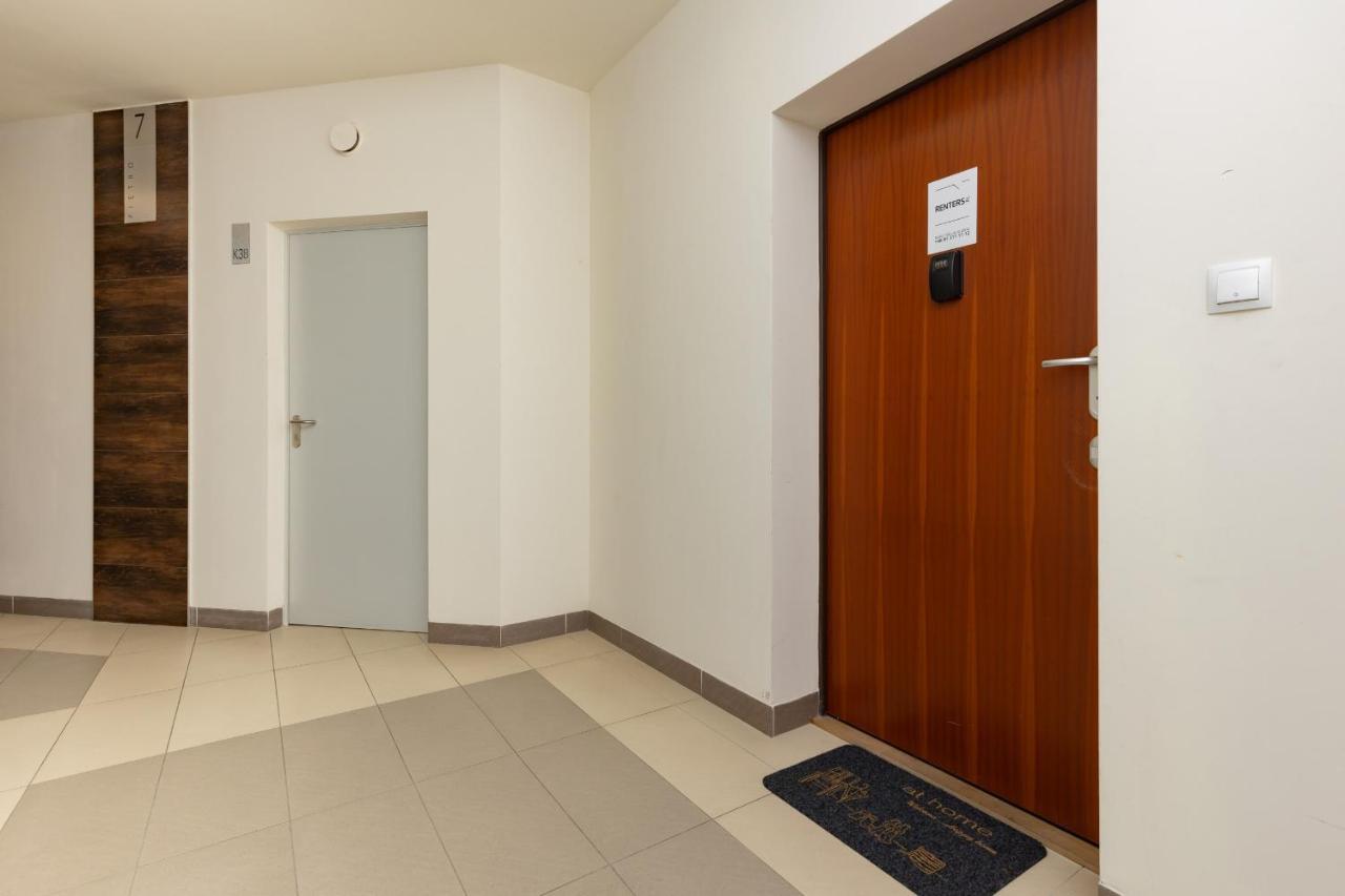 Quiet Apartment Park Edwarda Szymanskiego By Noclegi Renters Варшава Экстерьер фото